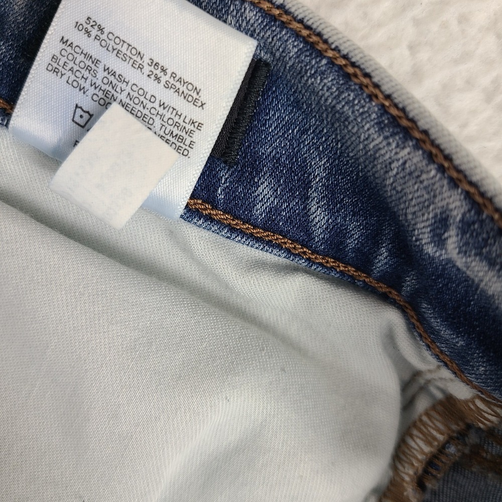 Express Jeans Womens 16S 16 Short Skyscraper Mid Rise Distress Light Wash EC - Picture 10 of 14
